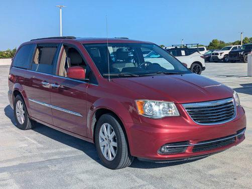 2016 Chrysler Town & Country Touring