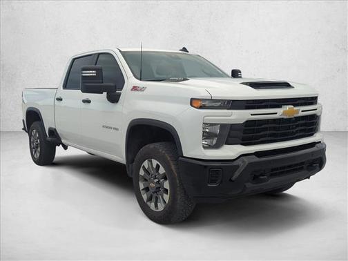 Summit White 2025 Chevrolet Silverado 2500 Custom