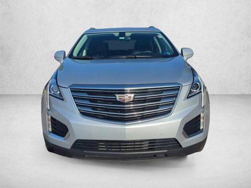 Radiant Silver Metallic 2018 Cadillac XT5 Luxury