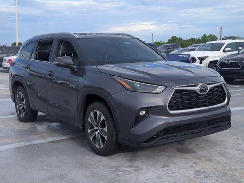2023 Toyota Highlander XLE