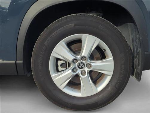 Storm Cloud 2025 Toyota Highlander LE
