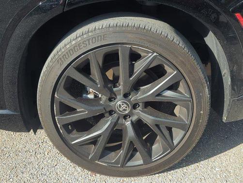 Black 2025 Toyota Crown Signia Limited