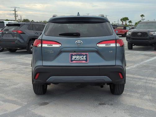 2024 Toyota Corolla Cross LE