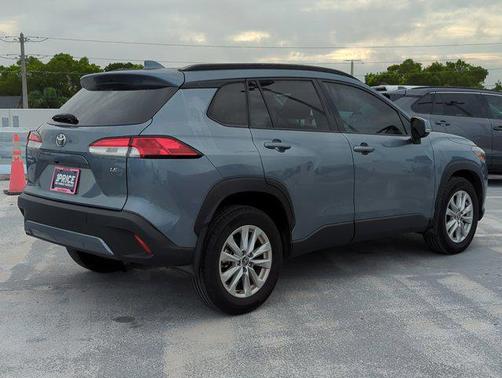 2024 Toyota Corolla Cross LE