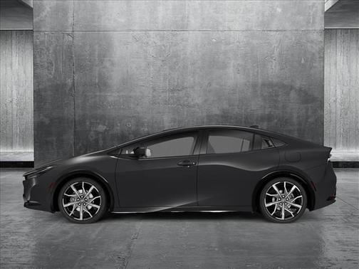 2025 Toyota Prius L