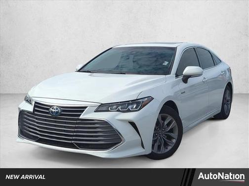 2019 Toyota Avalon Hybrid XLE