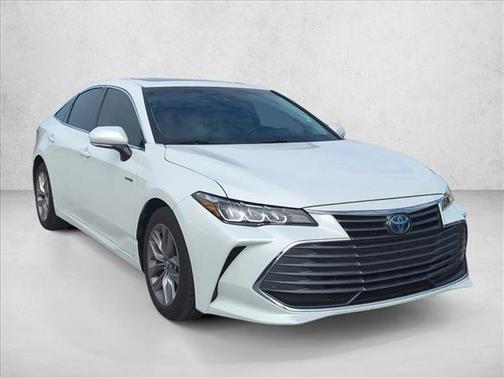 2019 Toyota Avalon Hybrid XLE