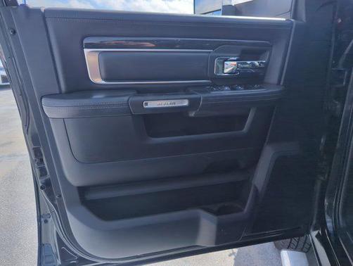 2018 RAM 3500 Limited Crew Cab 4x4 8' Box