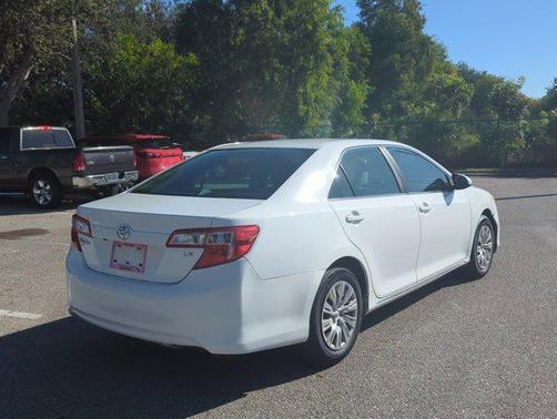 2014 Toyota Camry LE