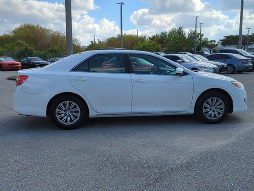 2014 Toyota Camry LE