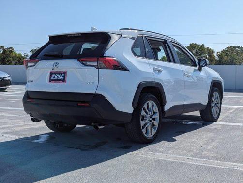 2020 Toyota RAV4 XLE Premium