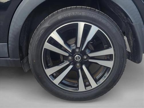 Super Black 2020 Nissan Kicks SV