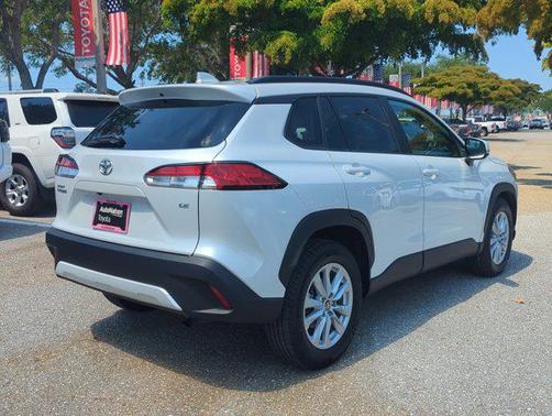 Wind Chill Pearl 2024 Toyota Corolla Cross LE