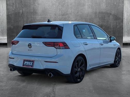 2022 Volkswagen Golf GTI 2.0T SE DSG