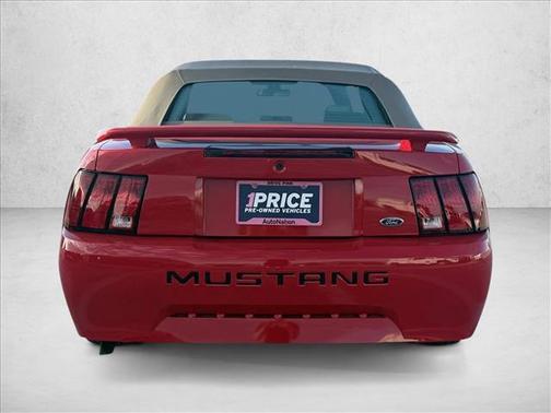 2004 Ford Mustang Deluxe
