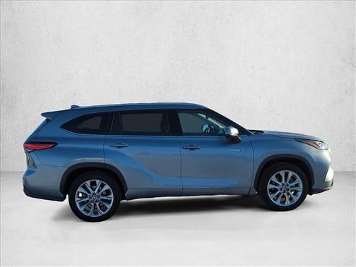 2021 Toyota Highlander Hybrid Platinum