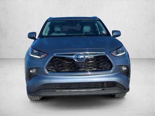 2021 Toyota Highlander Hybrid Platinum
