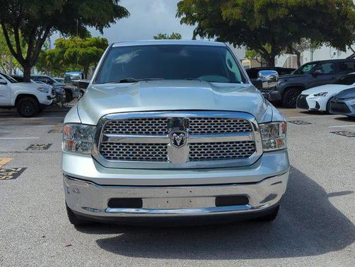 Bright Silver Metallic Clearcoat 2019 RAM 1500 SLT
