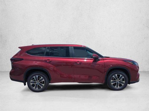 Ruby Flare Pearl 2026 Toyota Highlander XLE