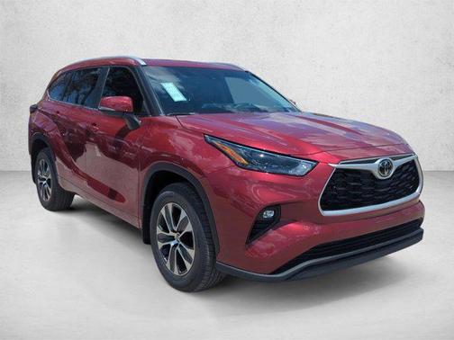 Ruby Flare Pearl 2026 Toyota Highlander XLE