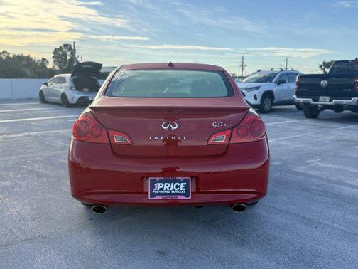 2011 INFINITI G37x Base