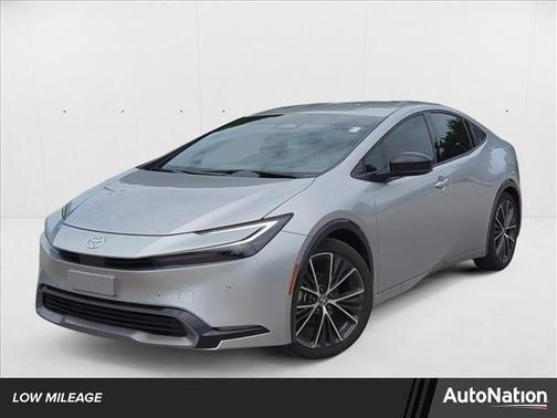2025 Toyota Prius XLE