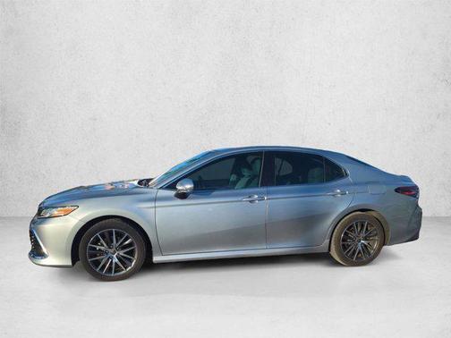 Celestial Silver Metallic 2022 Toyota Camry Hybrid XLE