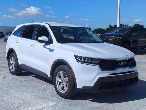 2023 Kia Sorento LX