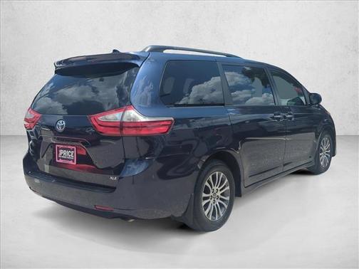 Parisian Night Pearl 2019 Toyota Sienna XLE Premium