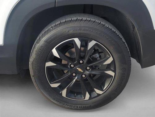 Summit White 2023 Chevrolet Trailblazer LT