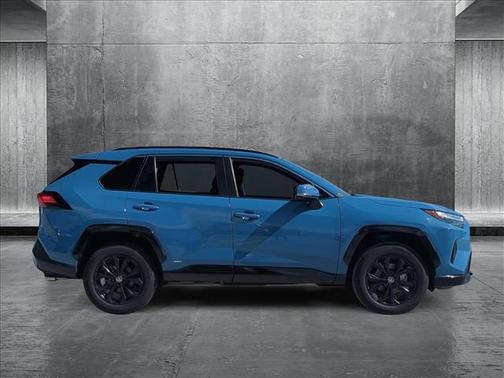 2022 Toyota RAV4 Hybrid SE