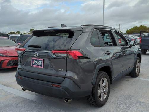 2022 Toyota RAV4 XLE