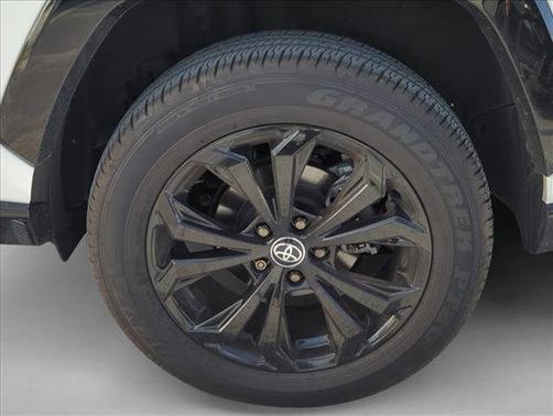 2025 Toyota RAV4 Hybrid SE