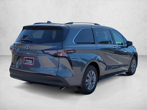 2025 Toyota Sienna XLE