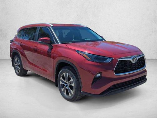 Ruby Flare Pearl 2026 Toyota Highlander XLE