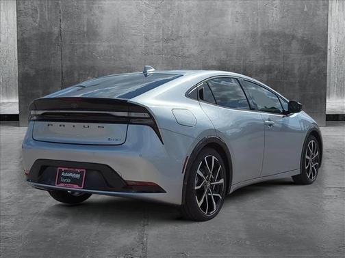 2025 Toyota Prius L