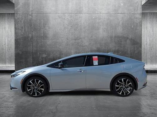 2025 Toyota Prius L