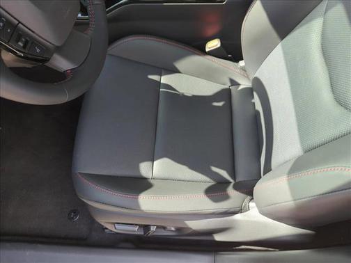 2025 Toyota Prius L