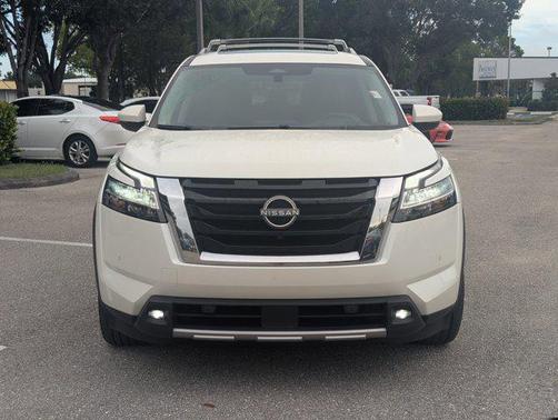 2023 Nissan Pathfinder Platinum 4WD