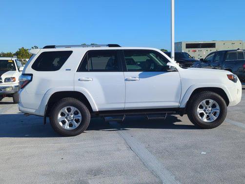 2022 Toyota 4Runner SR5