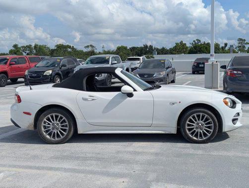 2019 FIAT 124 Spider Base