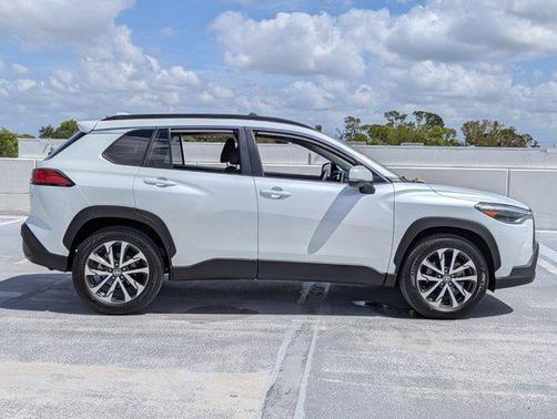 2023 Toyota Corolla Cross XLE