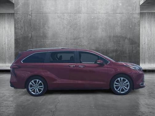 2023 Toyota Sienna Platinum 7 Passenger