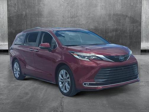 2023 Toyota Sienna Platinum 7 Passenger