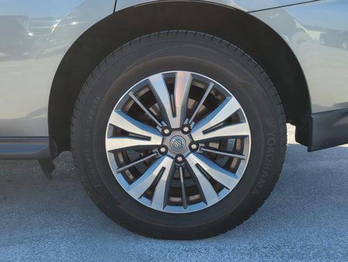 2020 Nissan Pathfinder SL 4WD