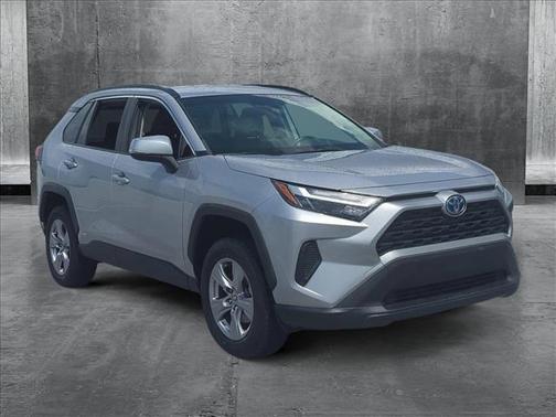 2022 Toyota RAV4 Hybrid XLE