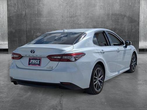 2021 Toyota Camry Hybrid XLE