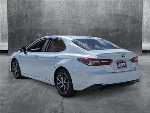 2021 Toyota Camry Hybrid XLE