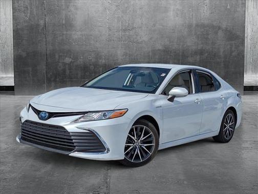 2021 Toyota Camry Hybrid XLE