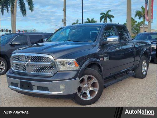 Granite Crystal Metallic Clearcoat 2017 RAM 1500 Laramie